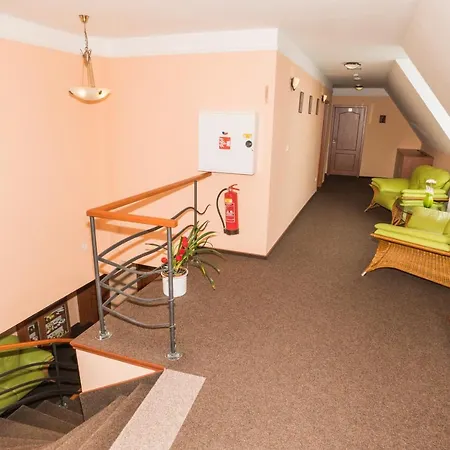 Eduard Guest house